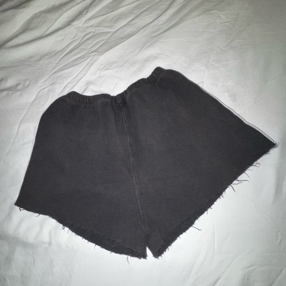 Grey striped athletic booty shorts - Picture 2 of 3